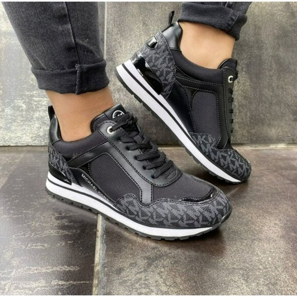 ✨MICHAEL KORS 8.5 Womens Sneakers Wilma Trainer Canvas Black White Casual Shoes✨ - Picture 1 of 11